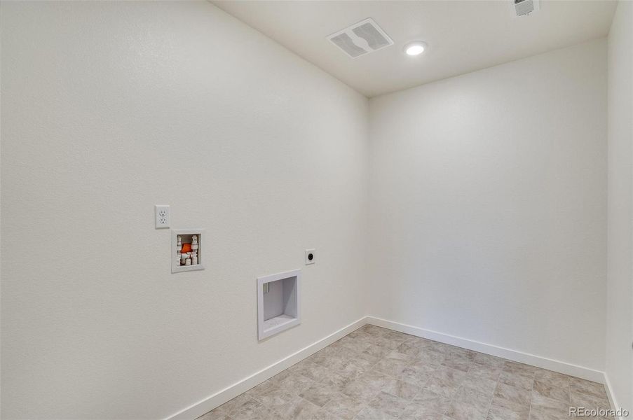 Spacious, unfurnished interior of a new home in Spring Valley Ranch, Elizabeth (Image 20).