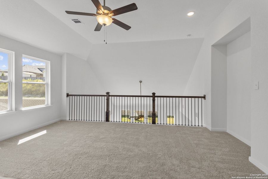 Spacious, unfurnished interior of a new home in Ladera 50', San Antonio (Image 30).