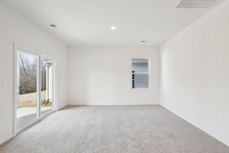 Representative unfurnished interior of a home built from the Luna by Starlight Homes in Glen Abbey, Kernersville (Image 16).