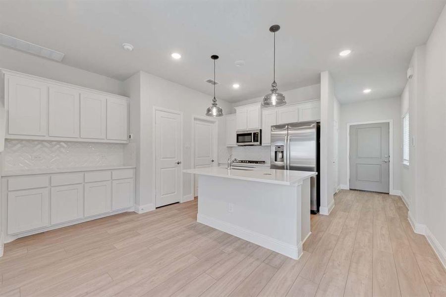 02_215 Griffith Dr, Princeton