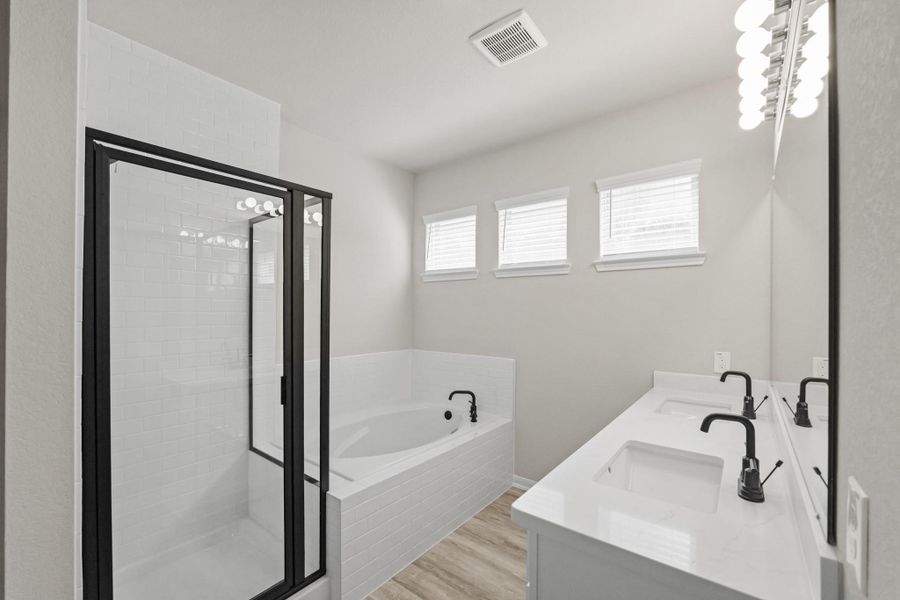 Serene owner's bath (*Photo not of actual home and used for illustration purposes only.) Serene owner's bath (*Photo not of actual home and used for illustration purposes only.)