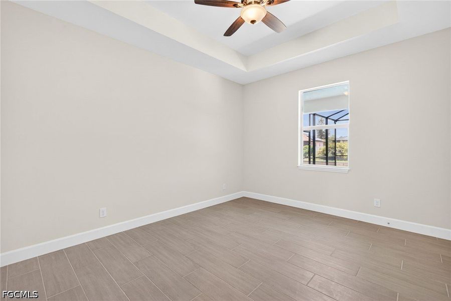 Spacious, unfurnished interior of a new home in Cape Coral, Cape Coral (Image 18).
