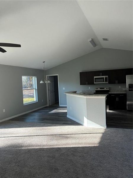 Spacious, unfurnished interior of a new home in , Ocala (Image 12).