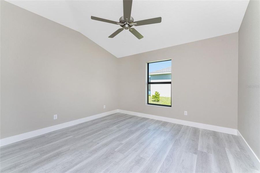 Spacious, unfurnished interior of a new home in , Rotonda West (Image 18).