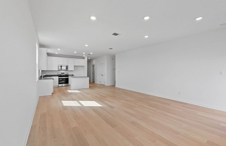 Spacious, unfurnished interior of a new home in Alto, San Marcos (Image 14).