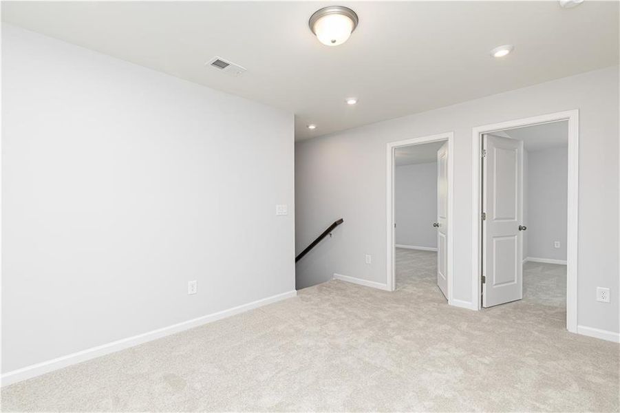 Spacious, unfurnished interior of a new home in Kingsley, Acworth (Image 15).