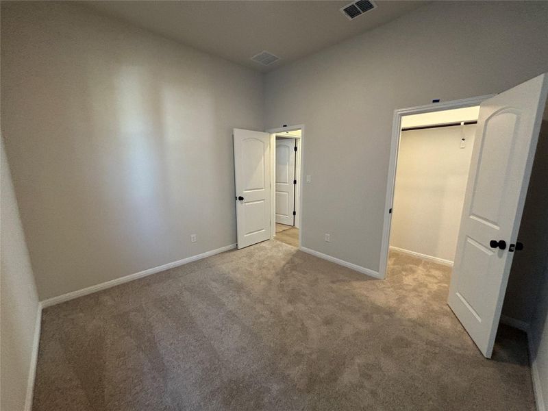 Spacious, unfurnished interior of a new home in Cannon Ranch 40s, Dripping Springs (Image 28).