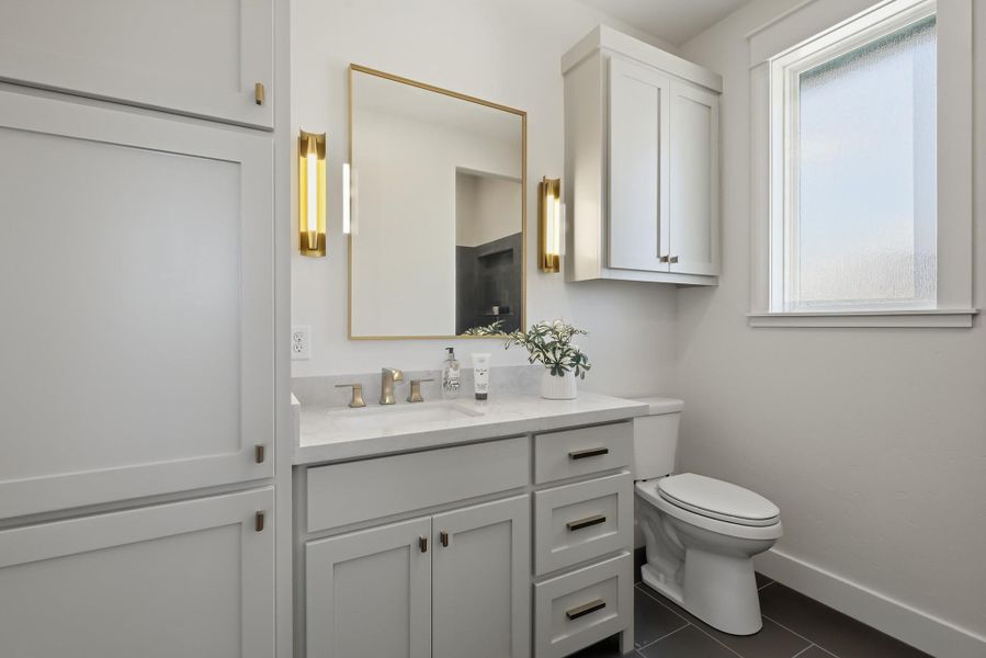 Furnished interior view inside a new home in , Bryan (Image 29).