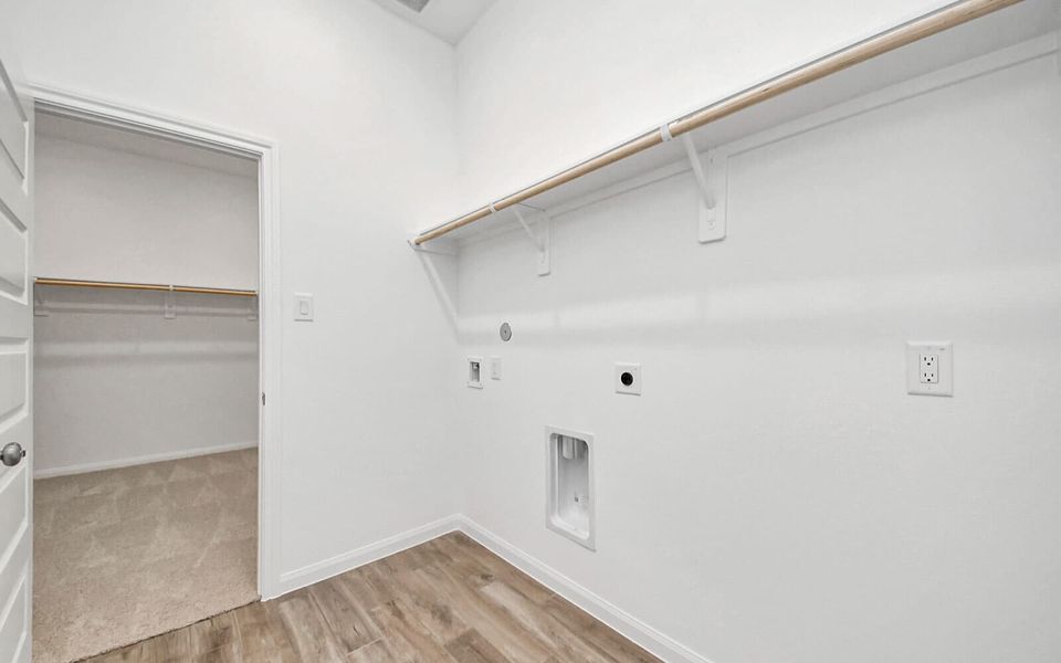 Spacious, unfurnished interior of a new home in Elyson, Katy (Image 10).