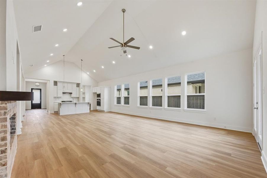 Spacious, unfurnished interior of a new home in Waterscape: 50ft. lots, Royse City (Image 22). Spacious, unfurnished interior of a new home in Waterscape: 50ft. lots, Royse City (Image 22).