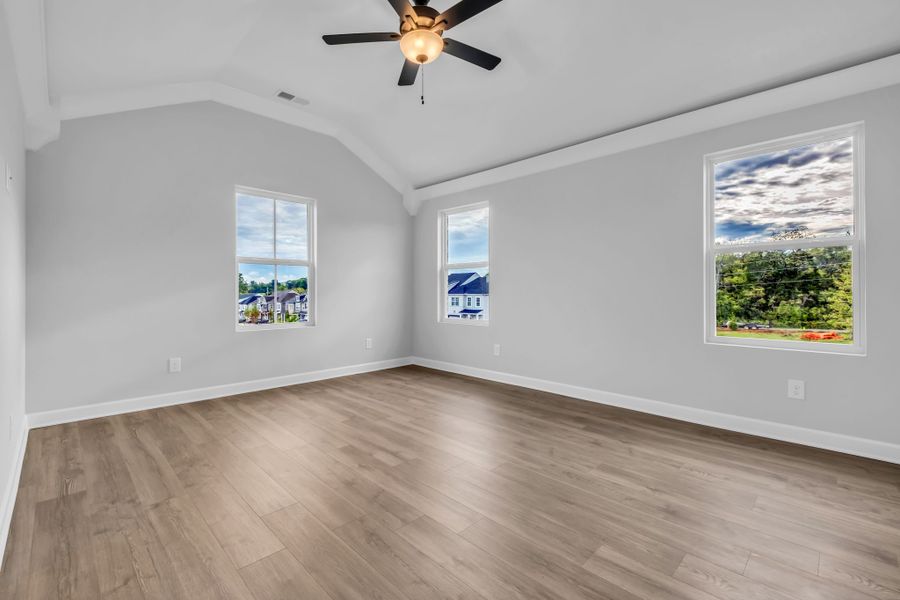Spacious, unfurnished interior of a new home in Anderson Park, Hendersonville (Image 15). Spacious, unfurnished interior of a new home in Anderson Park, Hendersonville (Image 15).