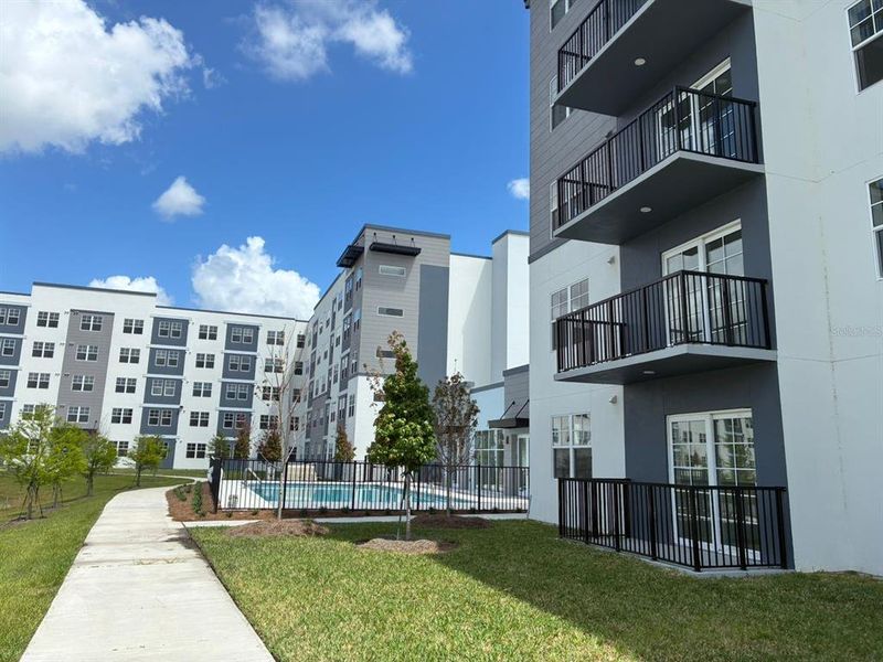 Condo located in Orlando, FL showcasing its design and architecture (Image 5). Condo located in Orlando, FL showcasing its design and architecture (Image 5).