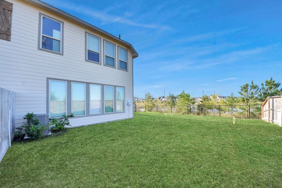 Exterior details and patio area of a home in Cross Creek Ranch, Fulshear (Image 3).