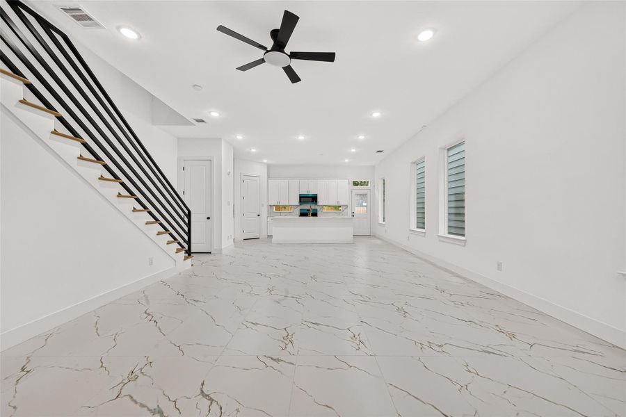 Spacious, unfurnished interior of a new home in , Houston (Image 40).
