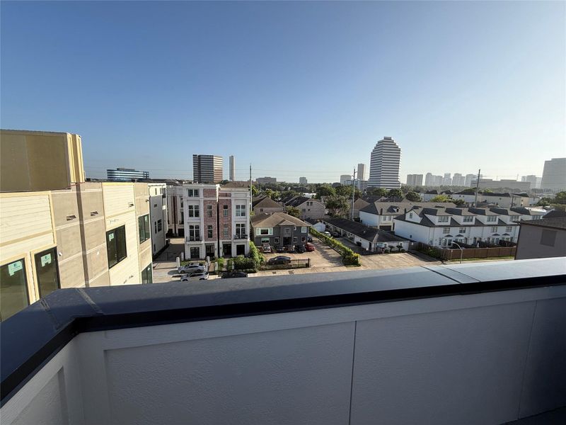 Condo located in Houston, TX showcasing its design and architecture (Image 4).