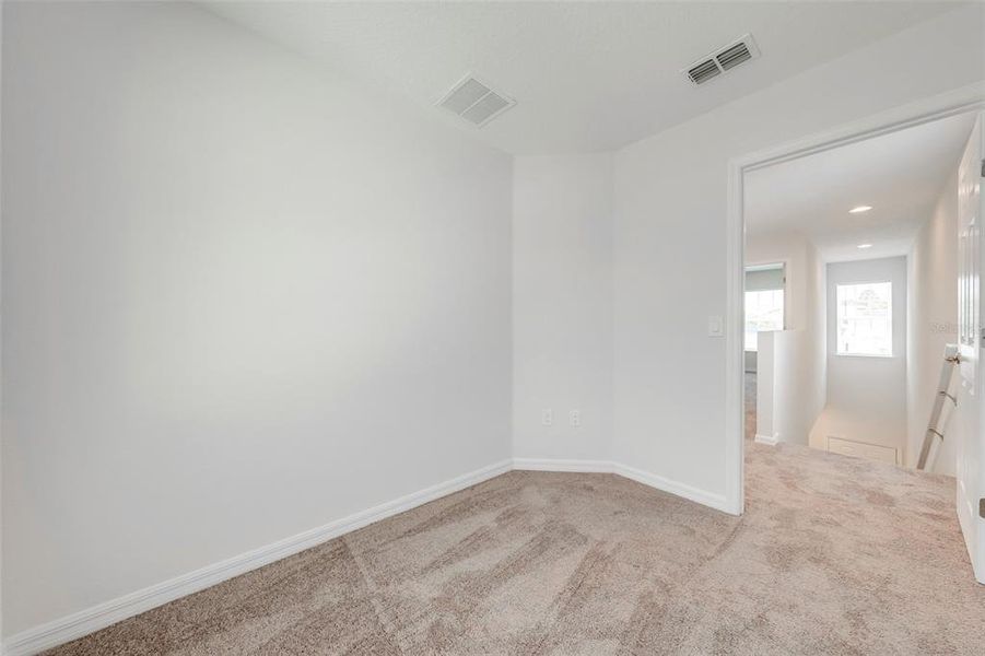 Spacious, unfurnished interior of a new home in , Kissimmee (Image 29).