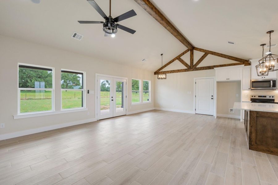 Spacious, unfurnished interior of a new home in , Franklin (Image 20).