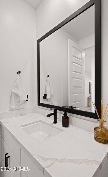 24-web-or-mls-Full Bathroom Two3