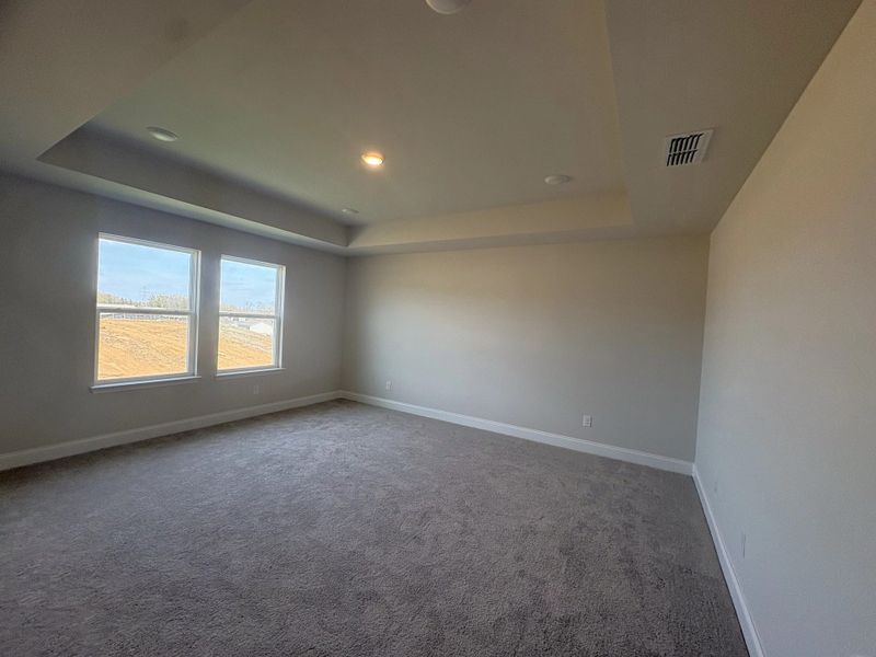 Spacious, unfurnished interior of a new home in Cades Bluff, Lebanon (Image 14).