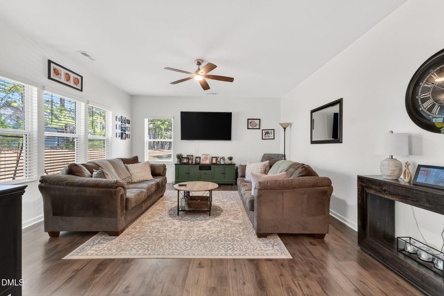 6-web-or-mls-DSC07045 6-web-or-mls-DSC07045