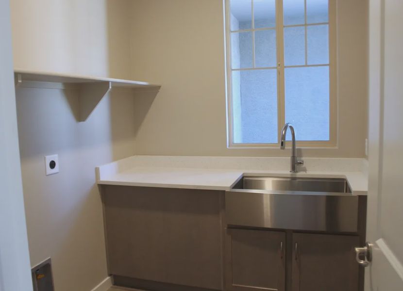 Close-up of interior finishes inside a home in Las Barrancas, Yuma (Image 5).