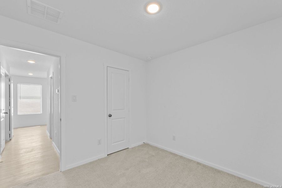Spacious, unfurnished interior of a new home in Higdon Crossing, San Antonio (Image 18).