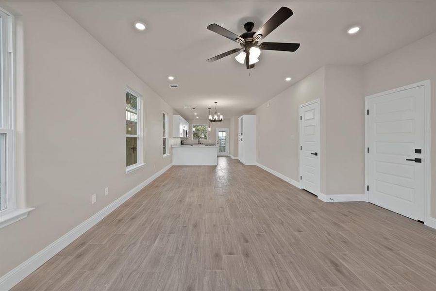 Spacious, unfurnished interior of a new home in , Granbury (Image 15).