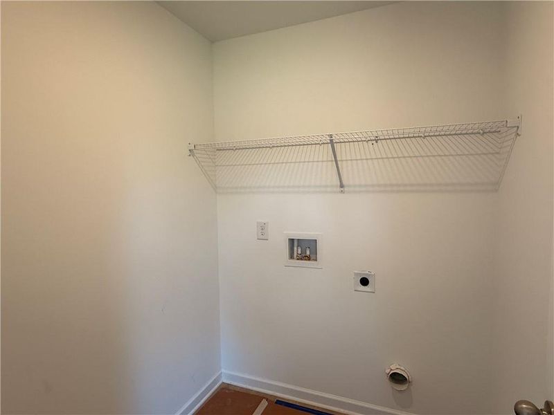 Spacious, unfurnished interior of a new home in Leydenview, Mableton (Image 20).