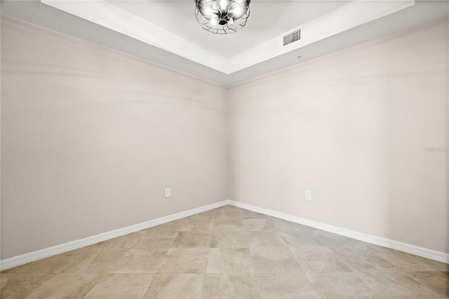 Spacious, unfurnished interior of a new home in Calusa Country Club, Lakewood Ranch (Image 26).