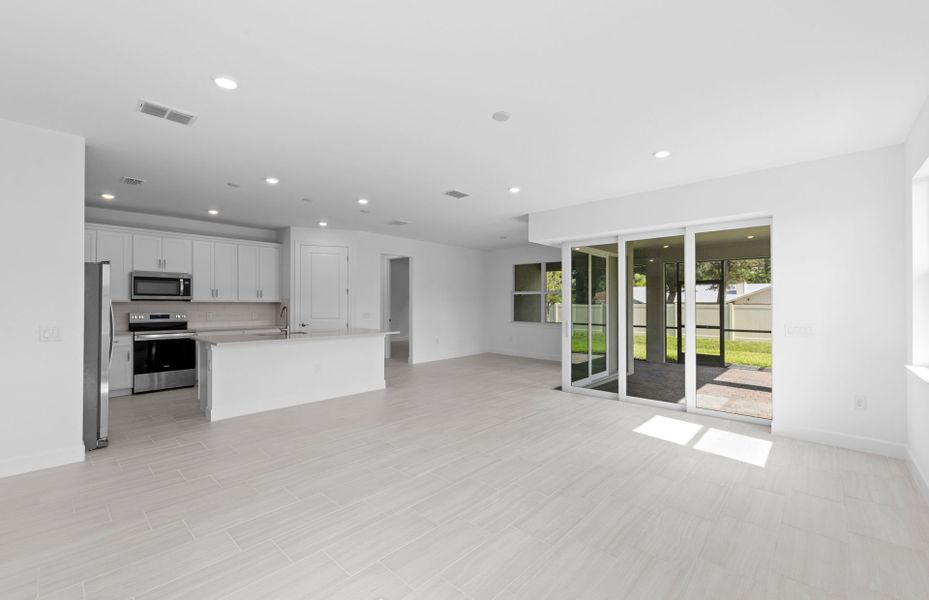 Spacious, unfurnished interior of a new home in Legacy Groves, Nokomis (Image 11).