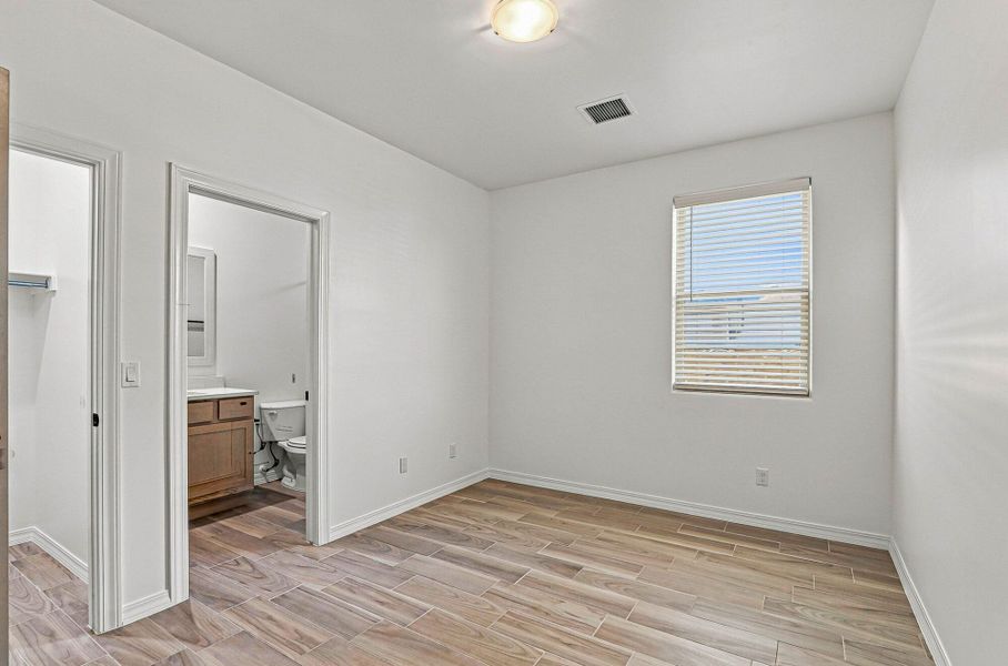 Spacious, unfurnished interior of a new home in Emerald Estates, Horizon City (Image 31). Spacious, unfurnished interior of a new home in Emerald Estates, Horizon City (Image 31).