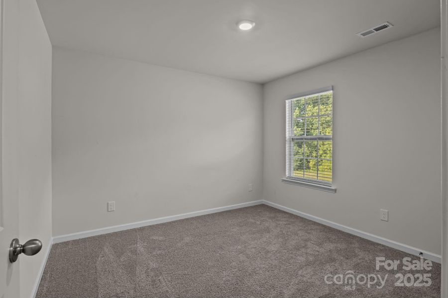 Spacious, unfurnished interior of a new home in Mills at Long Creek, Dallas (Image 19).