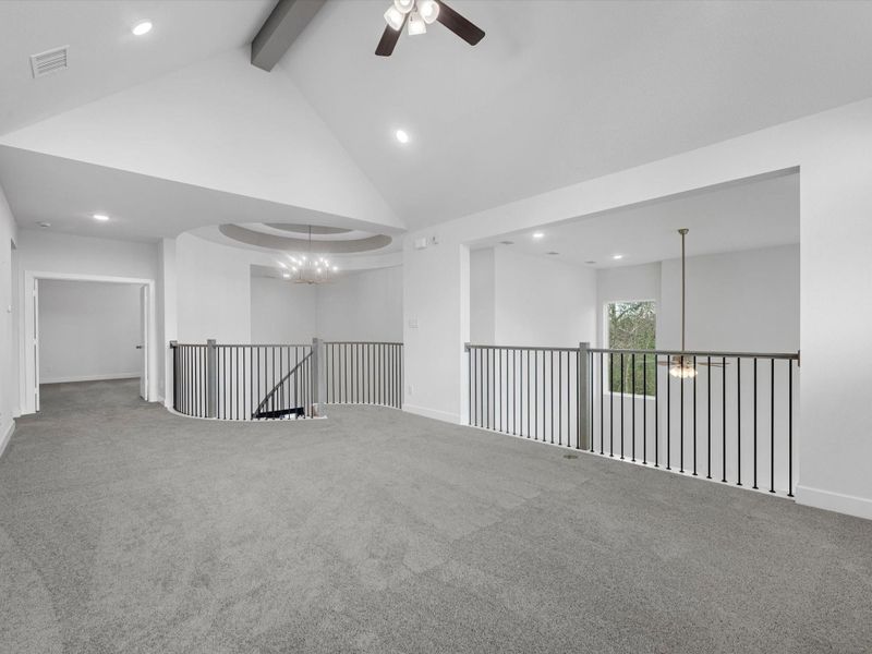 Representative image. Features, selections and colors may vary.