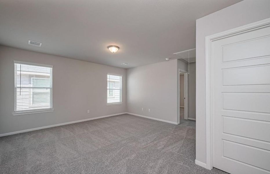 Spacious, unfurnished interior of a new home in River Ranch, Dayton (Image 15).