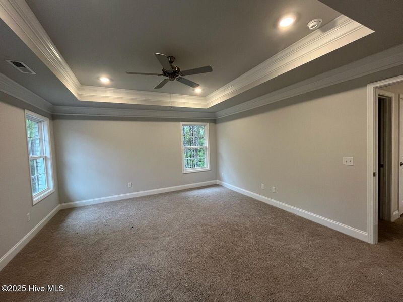 Spacious, unfurnished interior of a new home in Palmetto Creek, Bolivia (Image 26).
