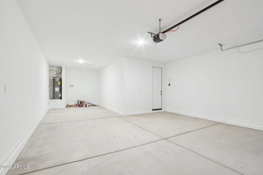 34-web-or-mls-W Tamarisk Ave-S1012-030