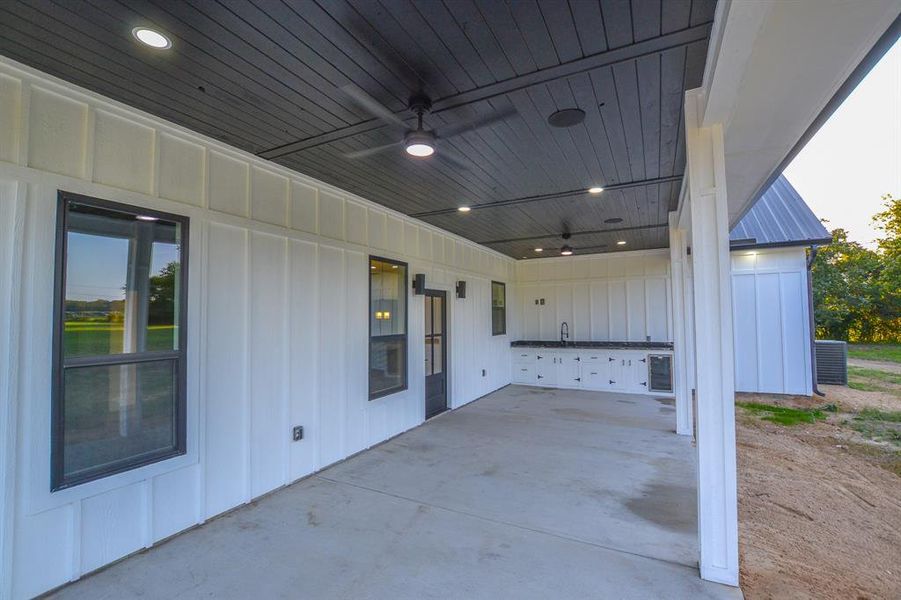 Front exterior of a new home in , Malakoff, TX, highlighting curb appeal (Image 23). Front exterior of a new home in , Malakoff, TX, highlighting curb appeal (Image 23).