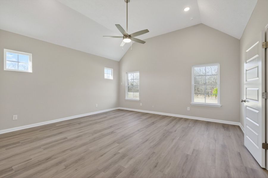 Spacious, unfurnished interior of a new home in Legacy Preserve, Tullahoma (Image 29).