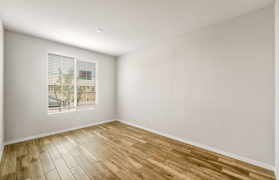 Spacious, unfurnished interior of a new home in Visara, Surprise (Image 21).
