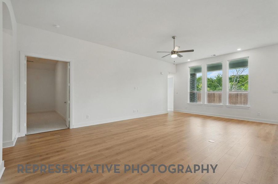 Spacious, unfurnished interior of a new home in 6 Creeks at Waterridge, Kyle (Image 21).