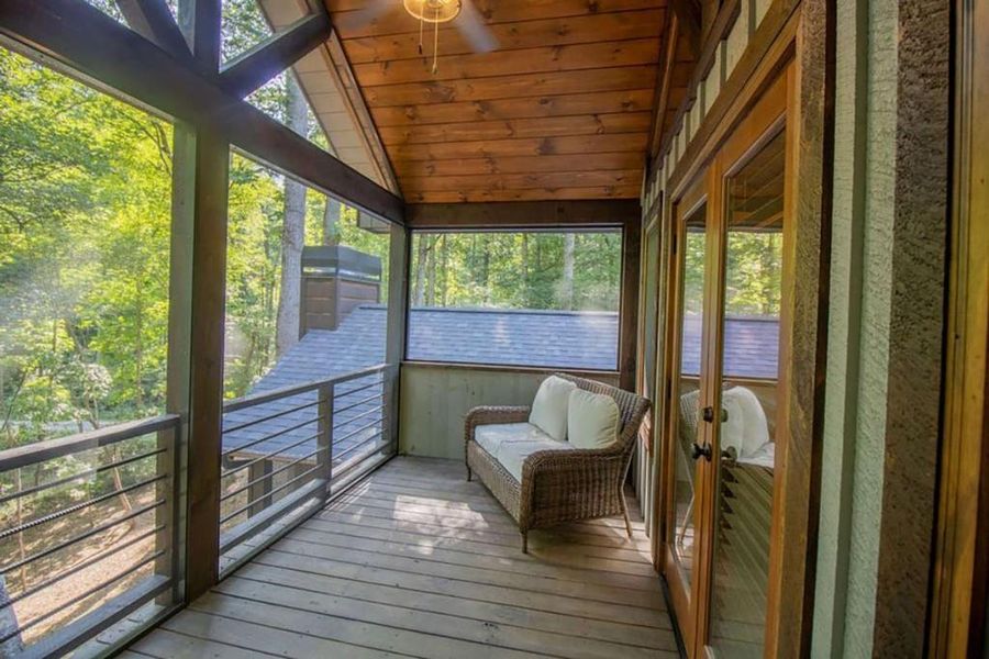 Exterior details and patio area of a home in , Blue Ridge (Image 25).