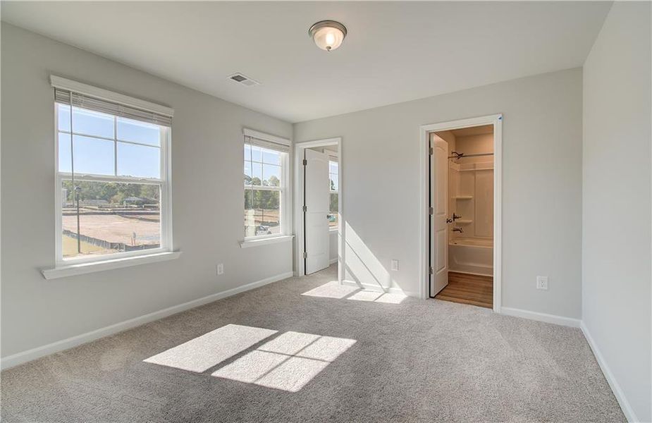 Spacious, unfurnished interior of a new home in Burchwood, Stockbridge (Image 30).