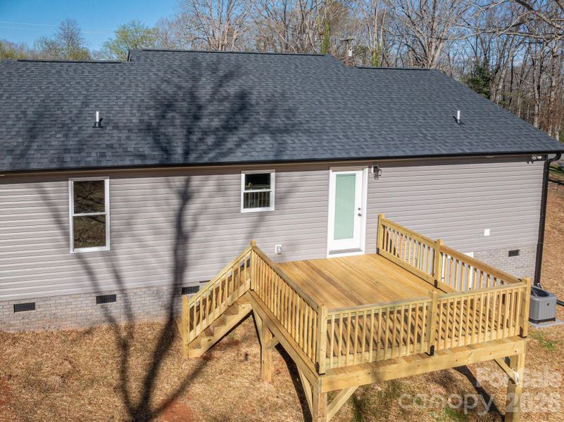 Exterior details and patio area of a home in , Lincolnton (Image 23).