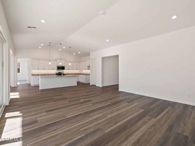 Spacious, unfurnished interior of a new home in Westwood, Prescott (Image 14).