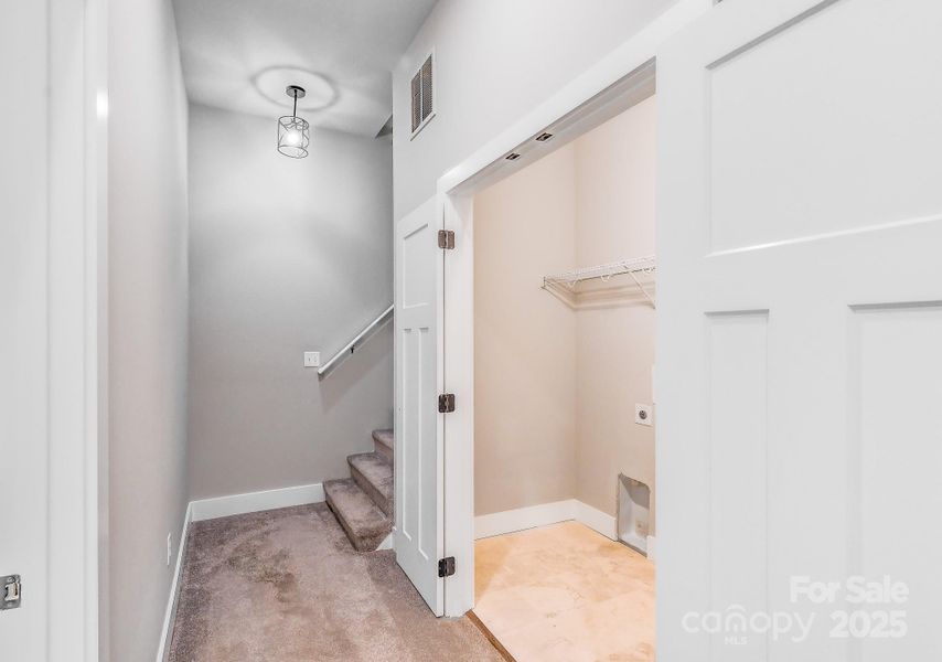 Image 27 of a home in .