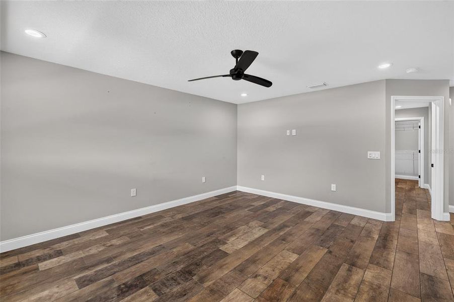 Spacious, unfurnished interior of a new home in , Winter Haven (Image 13).