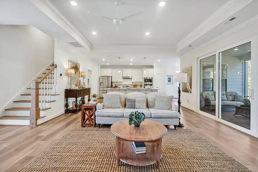 Hamilton Bay, Great Room