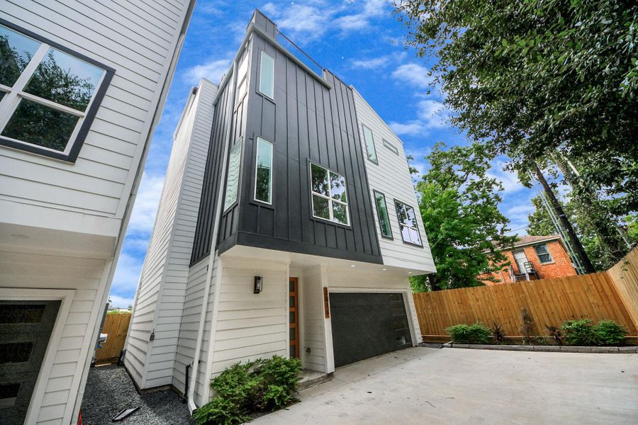 2016 Blodgett Street 2016 Blodgett Street