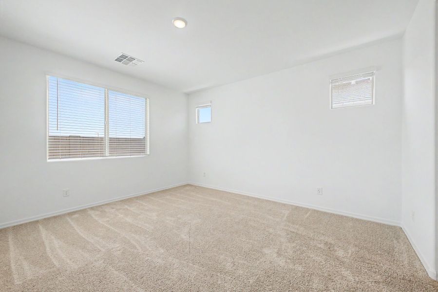 Spacious, unfurnished interior of a new home in Tyler Ranch, Buckeye (Image 9).