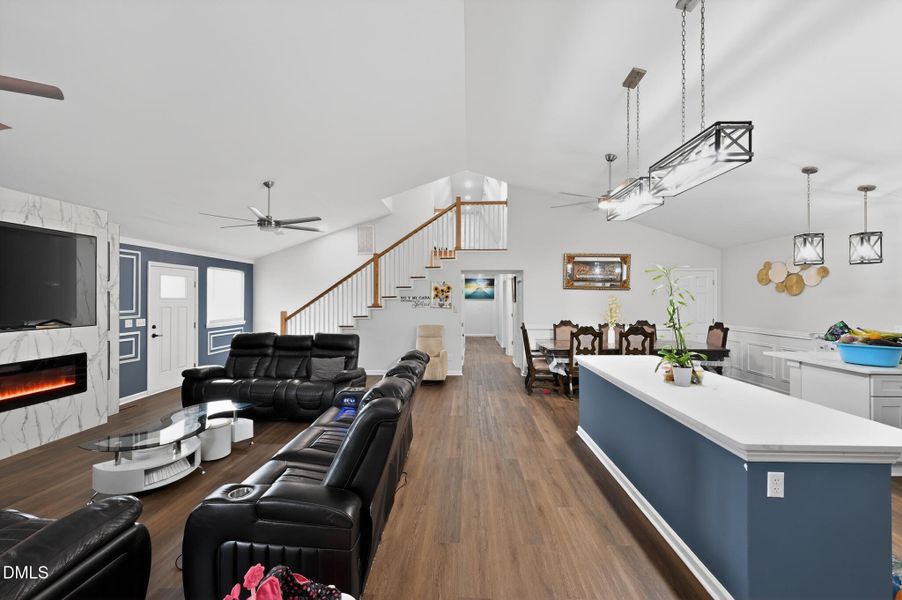 09_1696_James_Winston_Rd-Living_room-801